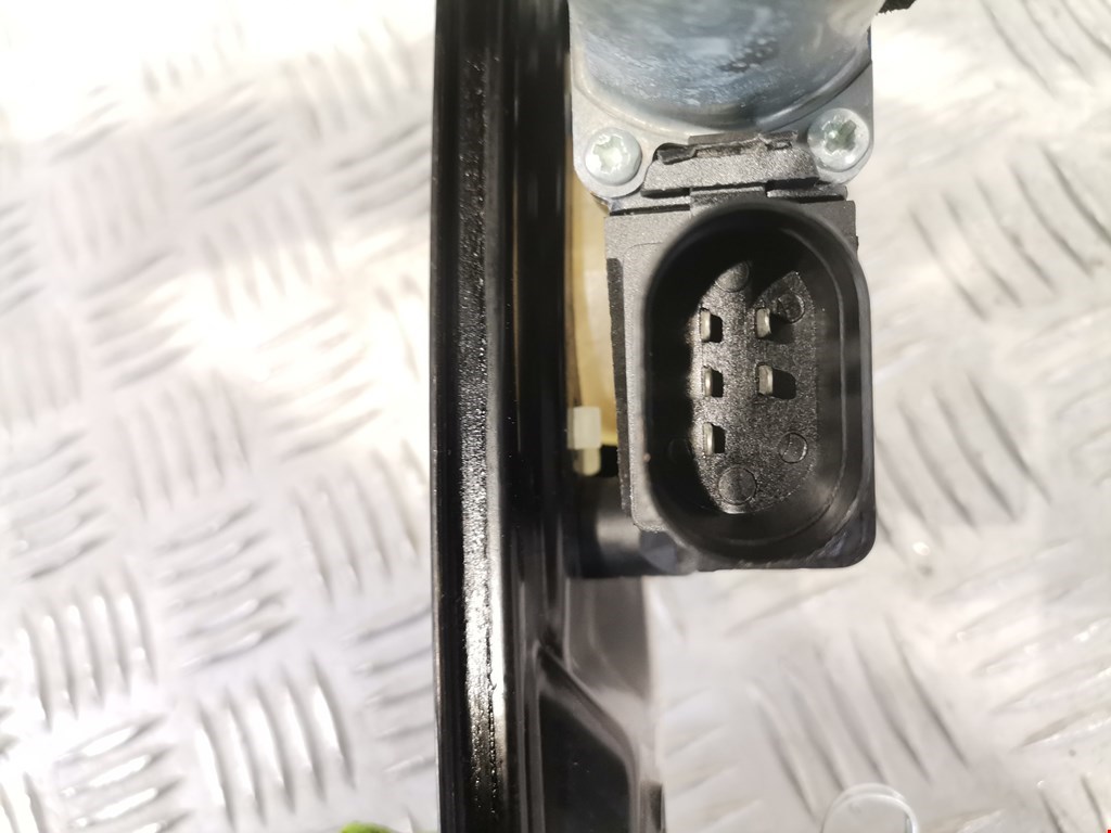 Стеклоподъемник задний левый BMW X1 E84 2009-2015