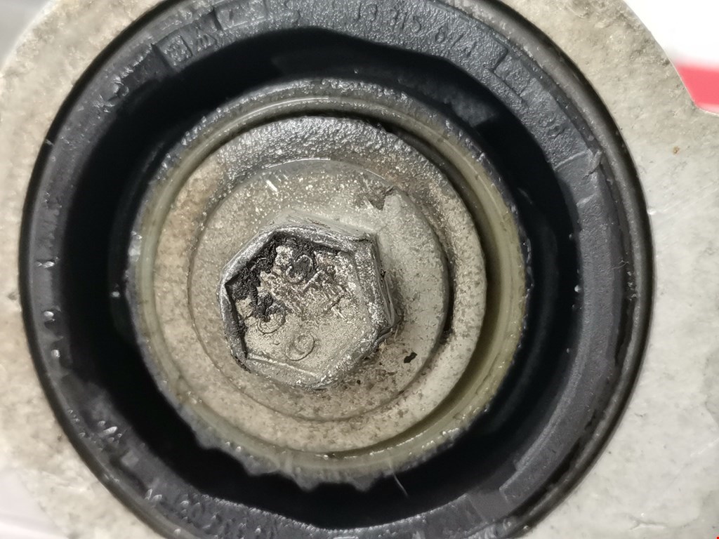 Рычаг передний правый CHEVROLET Volt 2010-2015