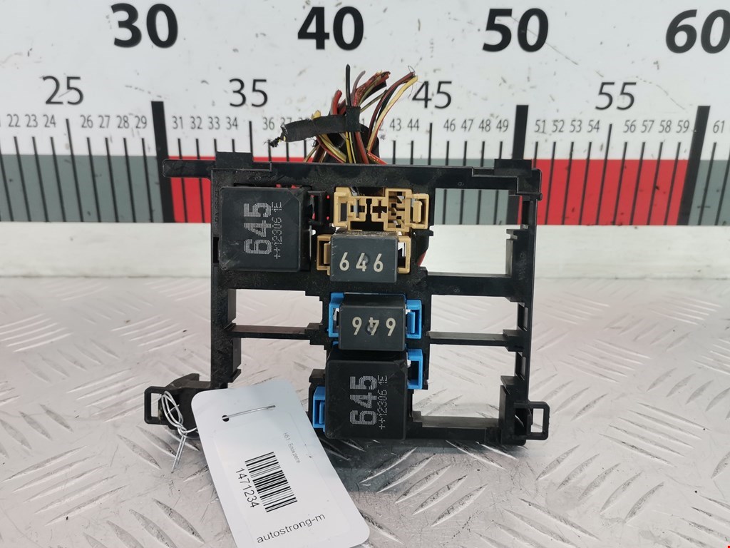 Блок реле VOLKSWAGEN Tiguan 2007-2016