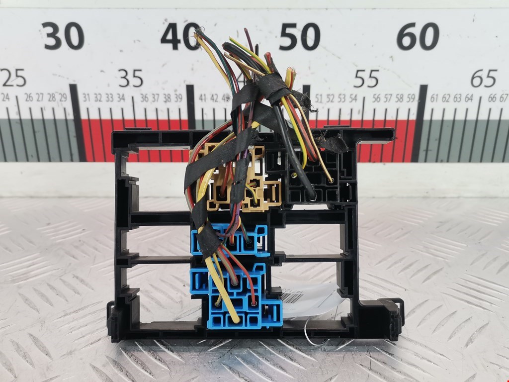 Блок реле VOLKSWAGEN Tiguan 2007-2016