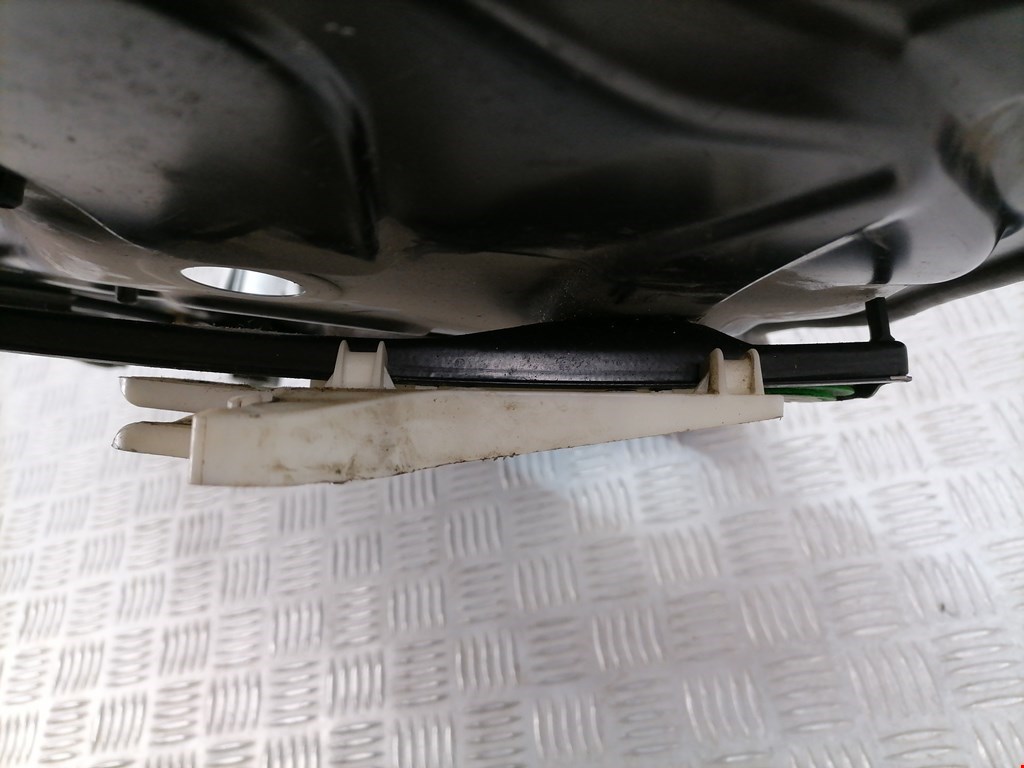 Стеклоподъемник задний левый VOLKSWAGEN Passat B6 2005-2011