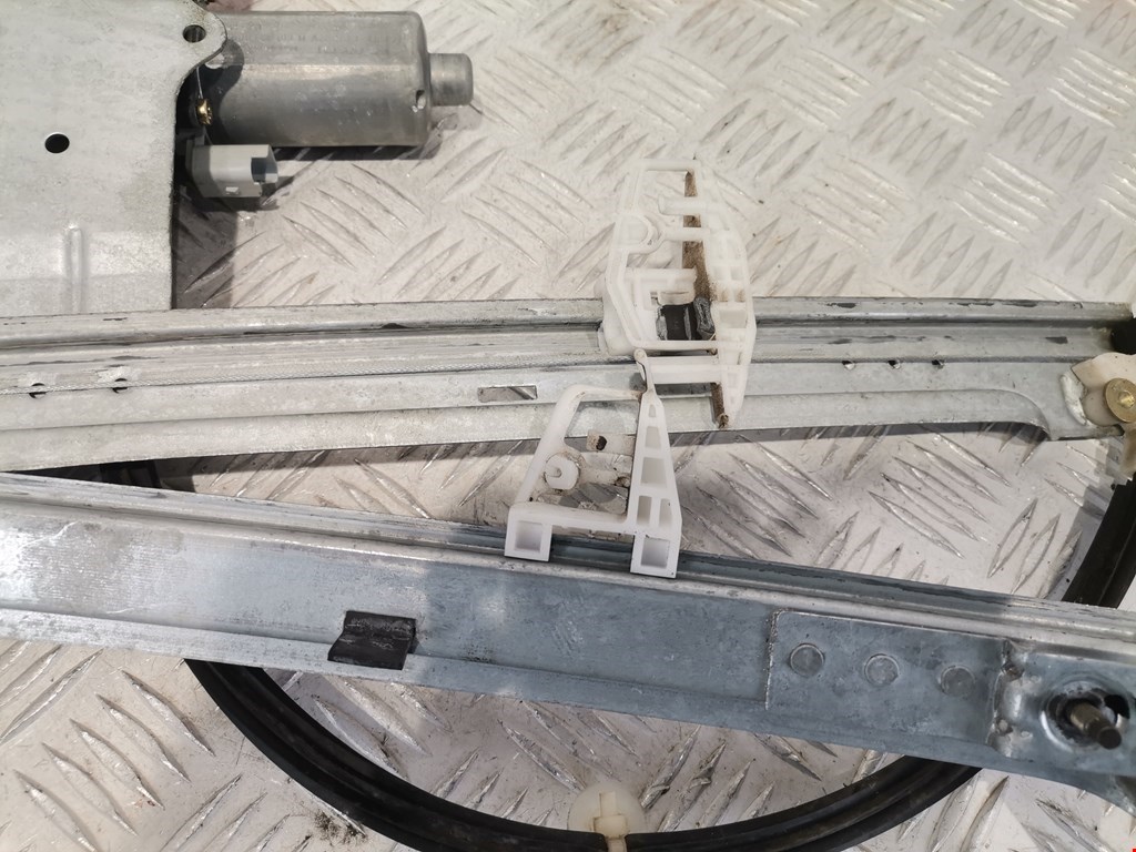 Стеклоподъемник передний правый CITROEN Xsara Picasso 1999-2012