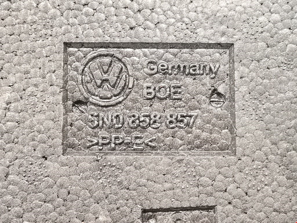 Обшивка багажника VOLKSWAGEN Tiguan 2007-2016