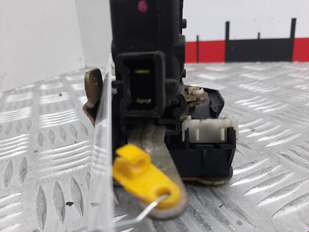 Замок двери задней левой RENAULT Safrane 1992-2000