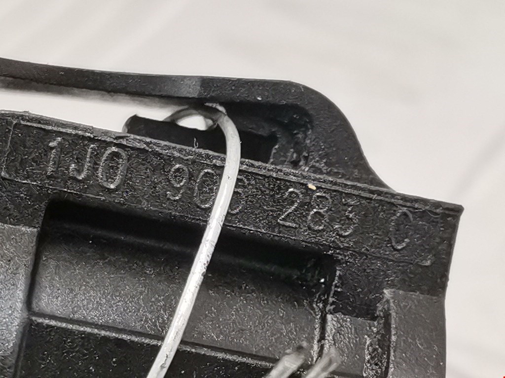 Клапан электромагнитный AUDI A4 B7 2004-2007