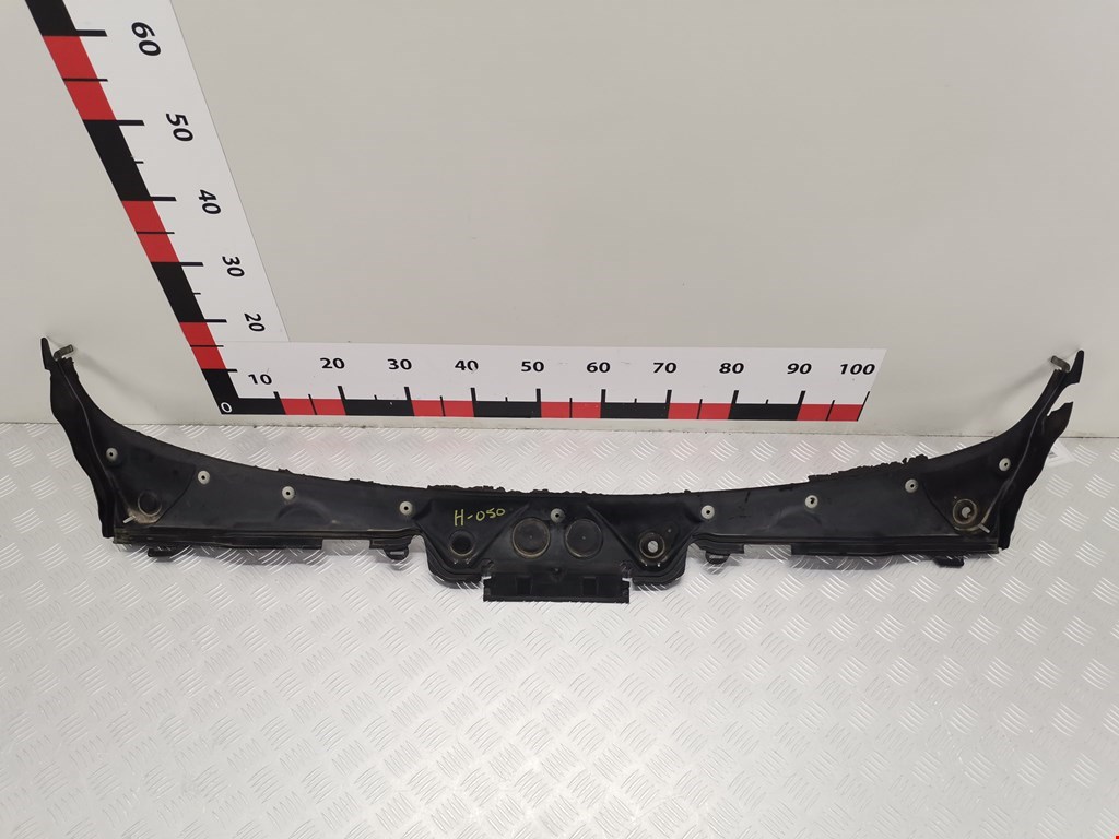 Дождевик (жабо) BMW 3-Series (F30/F31/F34/F35) (2011-2020)