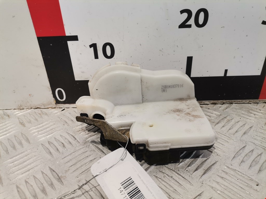 Замок двери передней правой VOLKSWAGEN Golf III 1991-1997