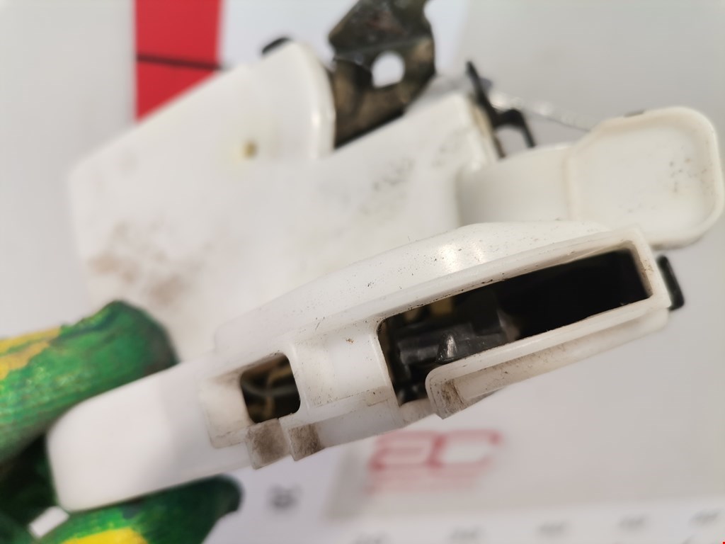 Замок двери передней правой VOLKSWAGEN Golf III 1991-1997