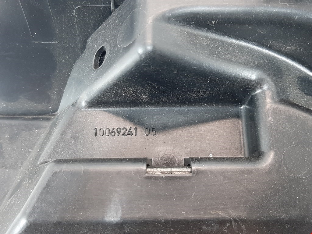 Кожух рулевой колонки BMW 3er F30/F31/F80 2011-2019