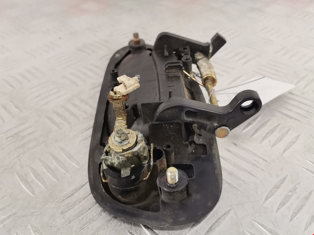 Ручка двери передней наружная правая MAZDA 323 BA 1994-1998