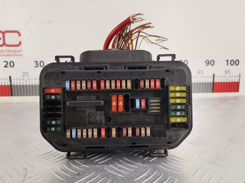 Датчик уровня в бачок омывателя BMW 3er F30/F31/F80 2011-2019