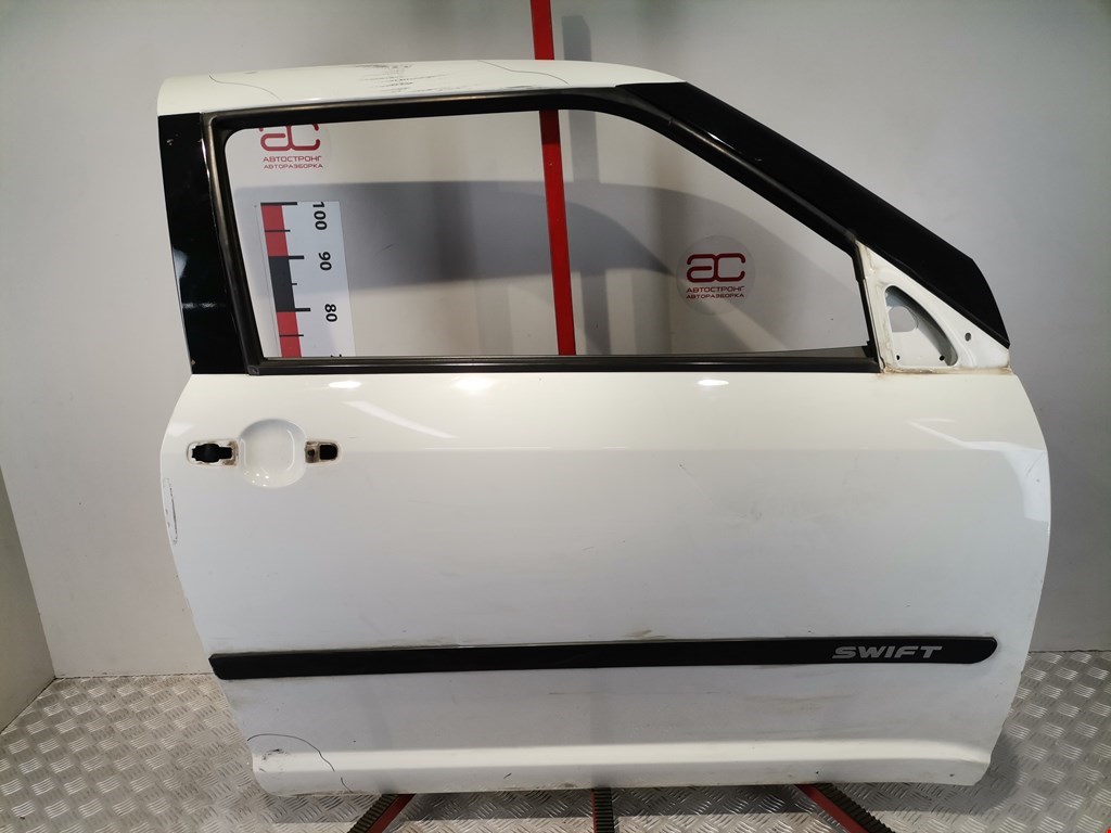 Дверь передняя правая Suzuki Swift 3 (2004-2010)