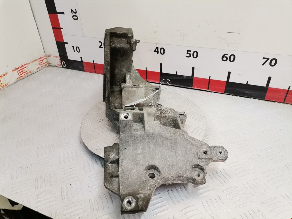 Кронштейн ТНВД SEAT Ibiza 2008-2017