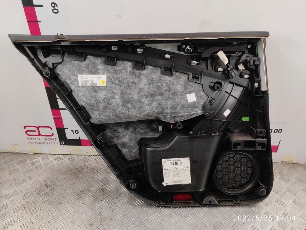 Обшивка двери задняя правая VOLKSWAGEN Passat B6 2005-2011
