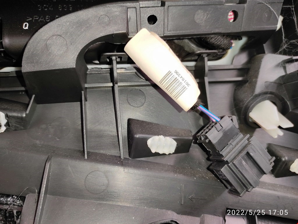 Обшивка двери задняя правая VOLKSWAGEN Passat B6 2005-2011