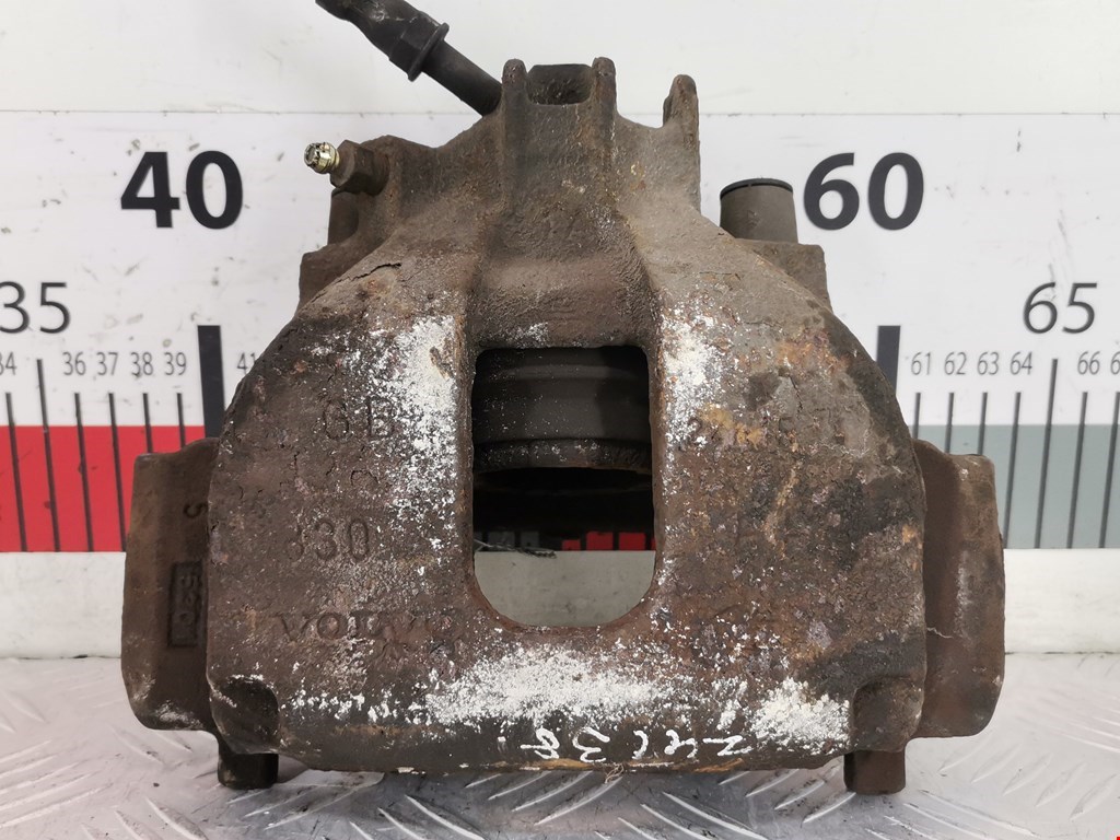 Суппорт передний правый VOLVO S70 1997-2000