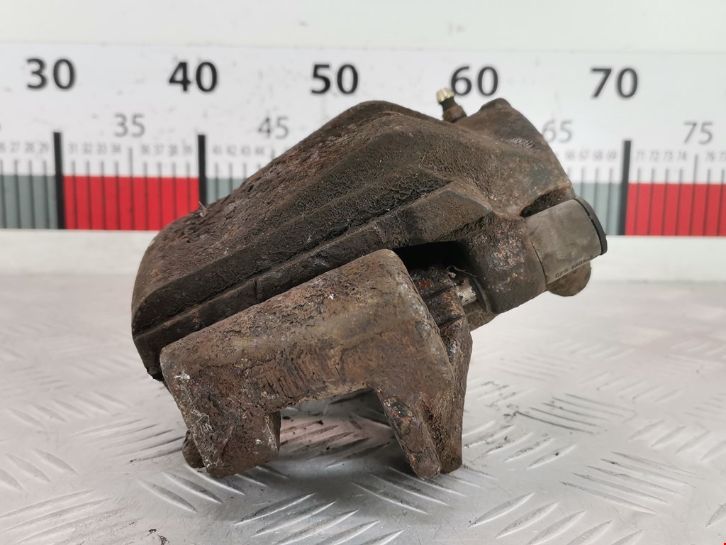 Суппорт передний правый SAAB 9000 1984-1991