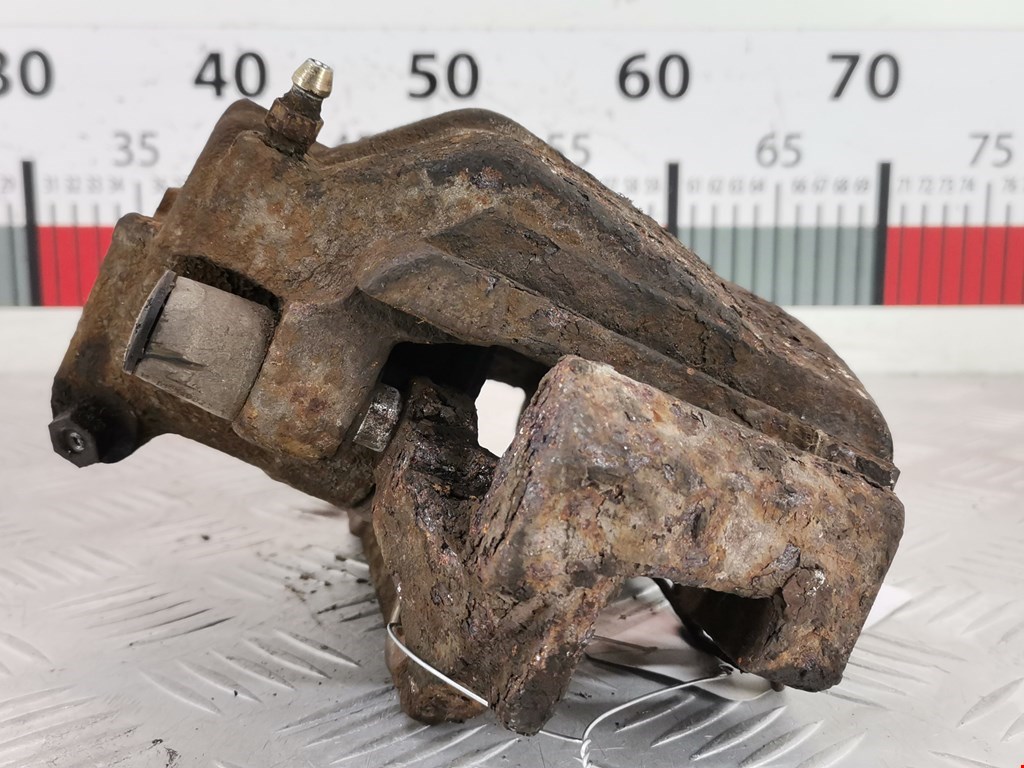 Суппорт передний правый SAAB 9000 1984-1991