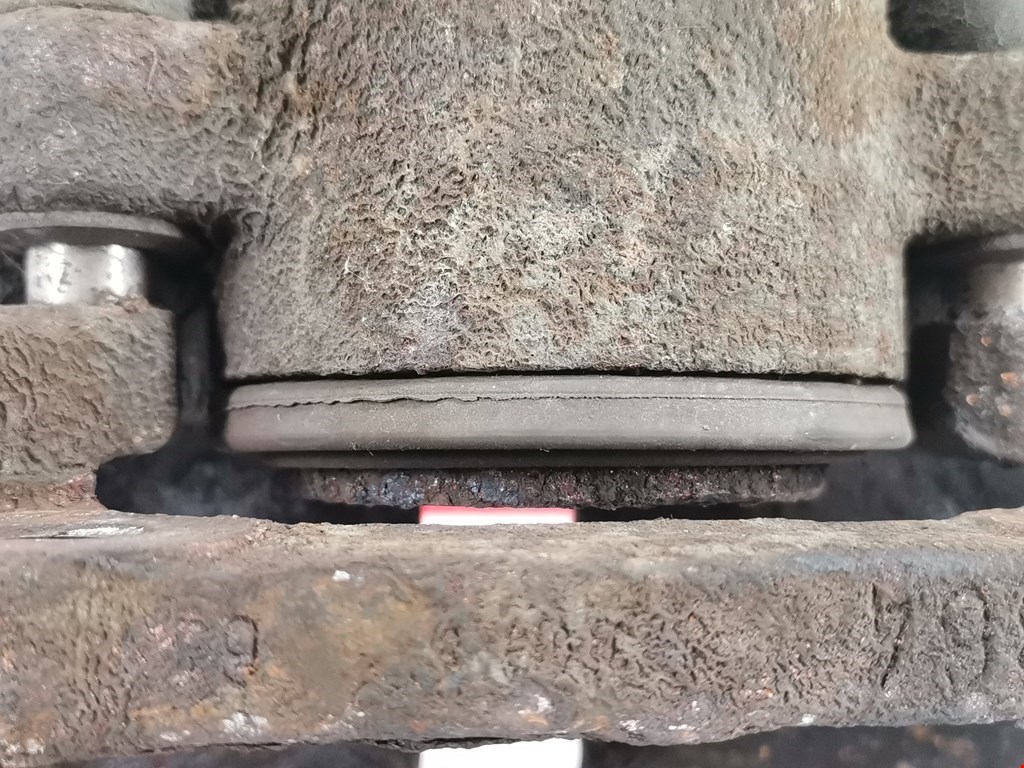 Суппорт передний правый SAAB 9000 1984-1991