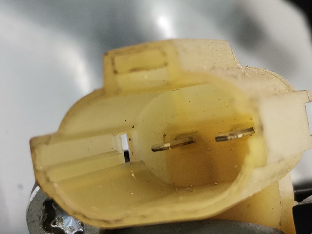 Стеклоподъемник передний правый KIA Carens 2006-2012