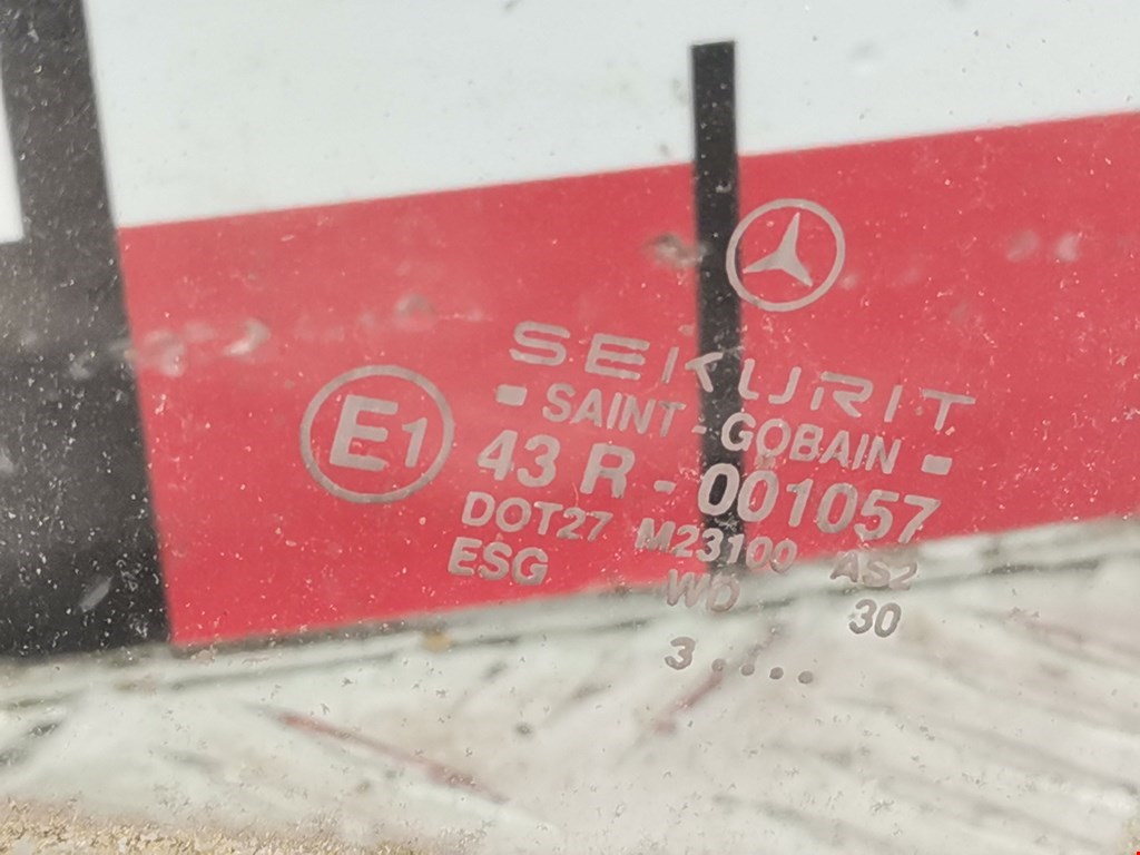 Стекло двери заднее левое MERCEDES-BENZ C-Class C-klasse W202 1993-2000