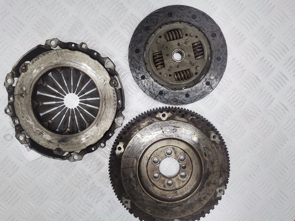 Маховик (демпфер сцепления) CITROEN Xsara 1997-2000