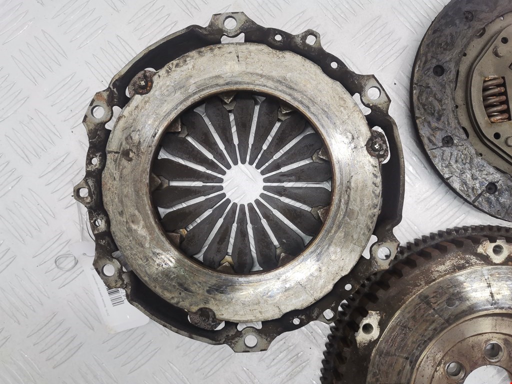 Маховик (демпфер сцепления) CITROEN Xsara 1997-2000