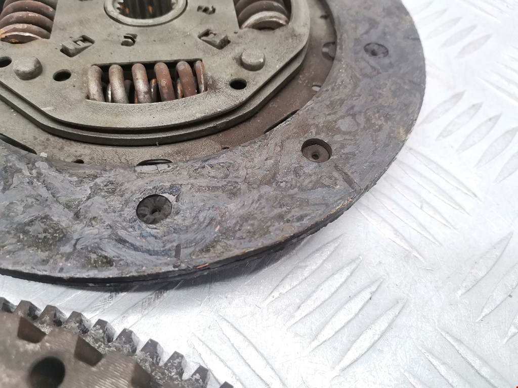 Маховик (демпфер сцепления) CITROEN Xsara 1997-2000