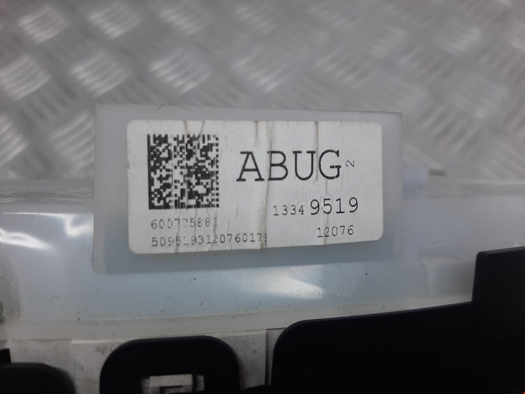 Панель приборов (щиток) OPEL Meriva B 2010-2018