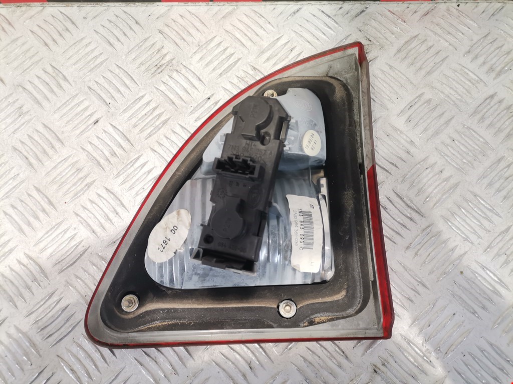 Фонарь задний внутренний левый FORD Galaxy 1995-2005