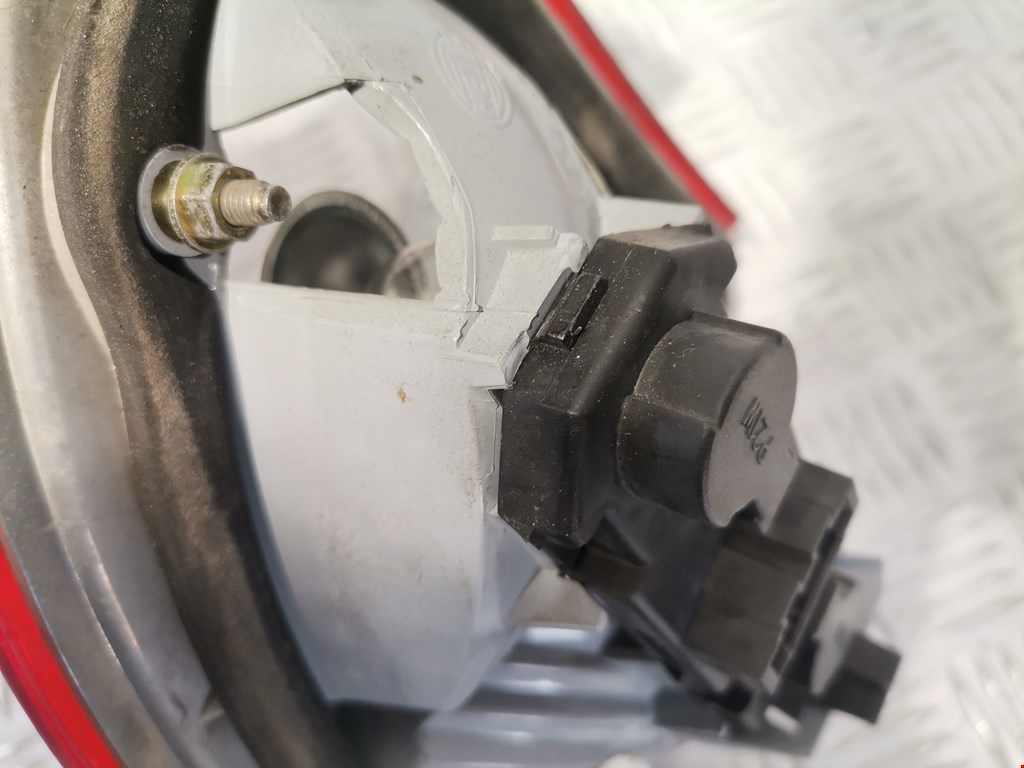 Фонарь задний внутренний левый FORD Galaxy 1995-2005