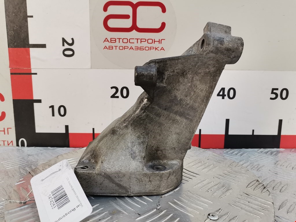 Кронштейн (крепление лапа) двигателя Mercedes CLC-Class (CL203) (2008-2011)