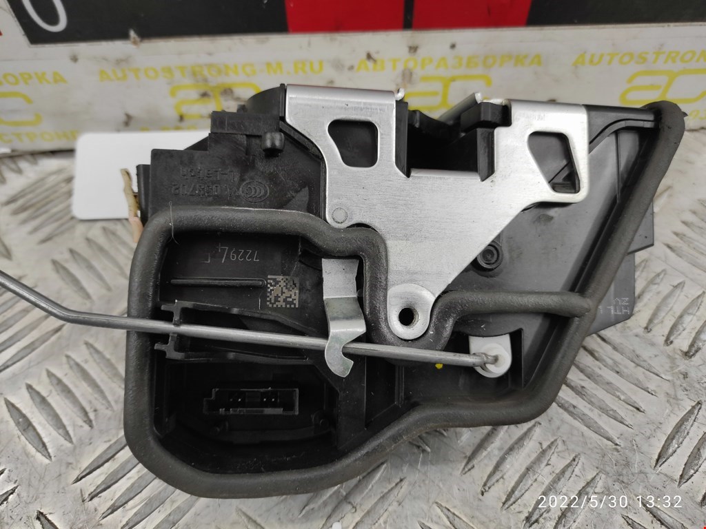 Замок двери задней левой BMW 3er F30/F31/F80 2011-2019