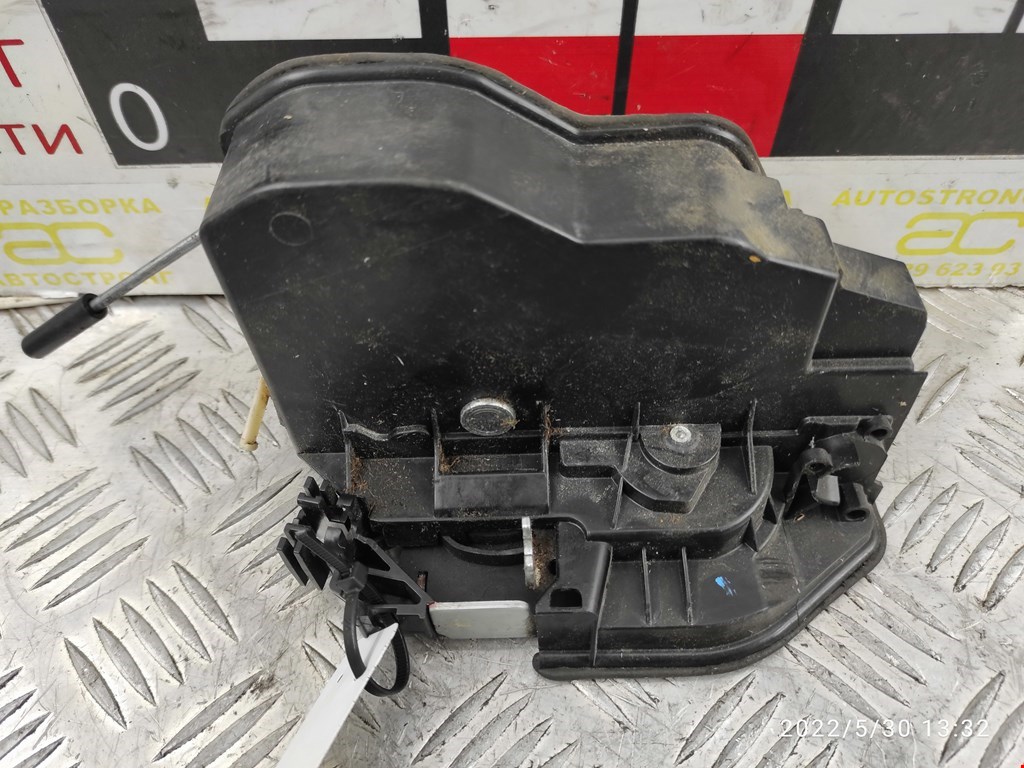 Замок двери задней левой BMW 3er F30/F31/F80 2011-2019