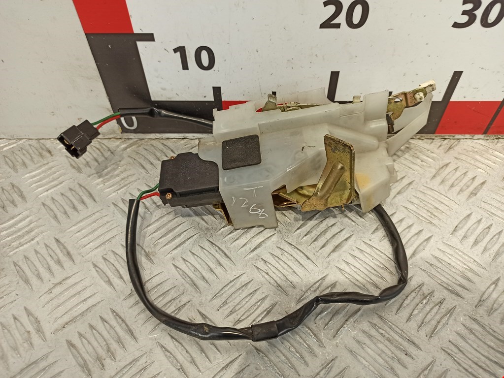 Замок двери передней левой MAZDA 323 BA 1994-1998