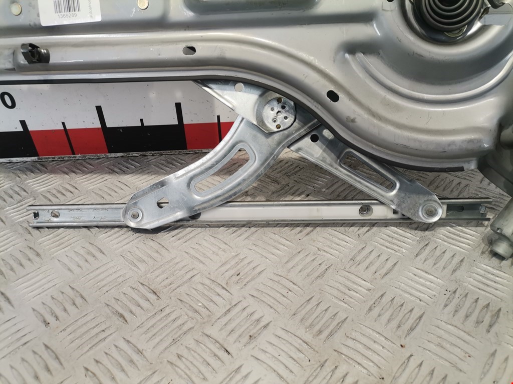 Стеклоподъемник задний левый HYUNDAI Trajet 1999-2008