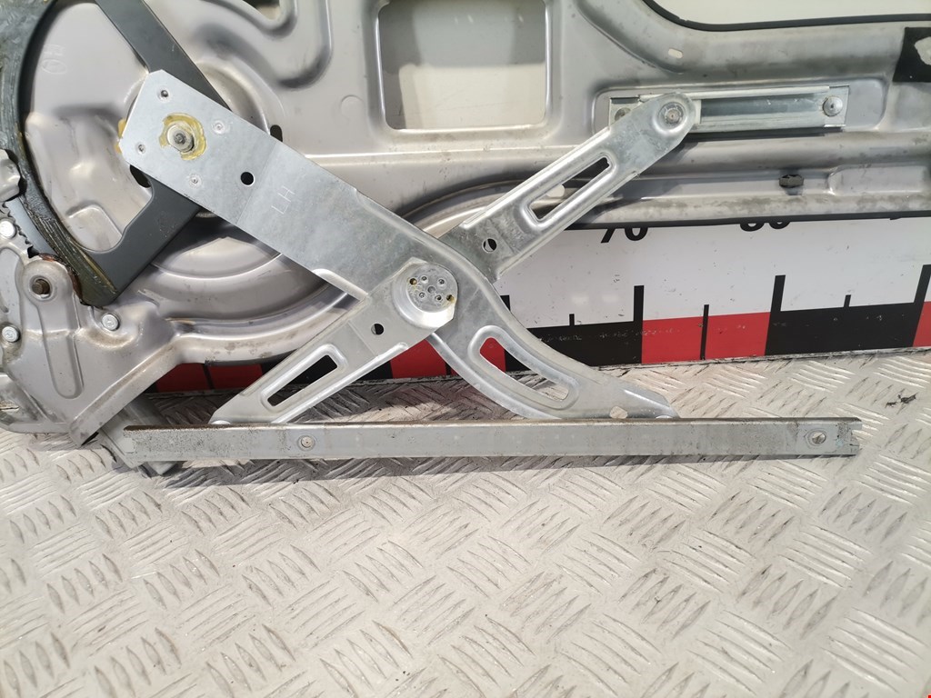 Стеклоподъемник задний левый HYUNDAI Trajet 1999-2008