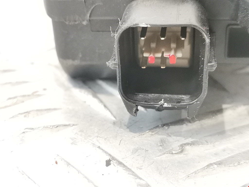 Замок двери задней левой HYUNDAI Trajet 1999-2008