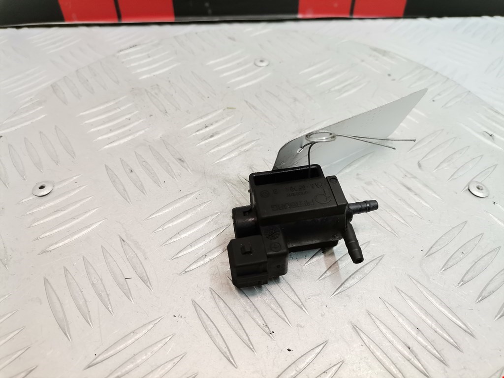 Клапан воздушного фильтра Volkswagen Golf 3 (1991-1999)