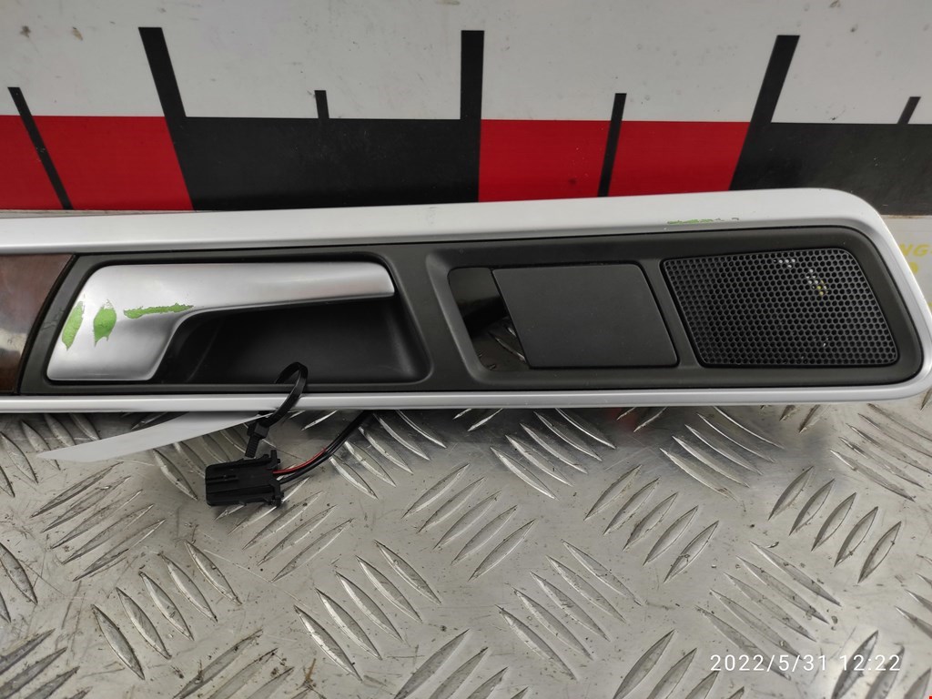 Ручка дверная передняя внутренняя правая VOLKSWAGEN Touareg 2010-2018