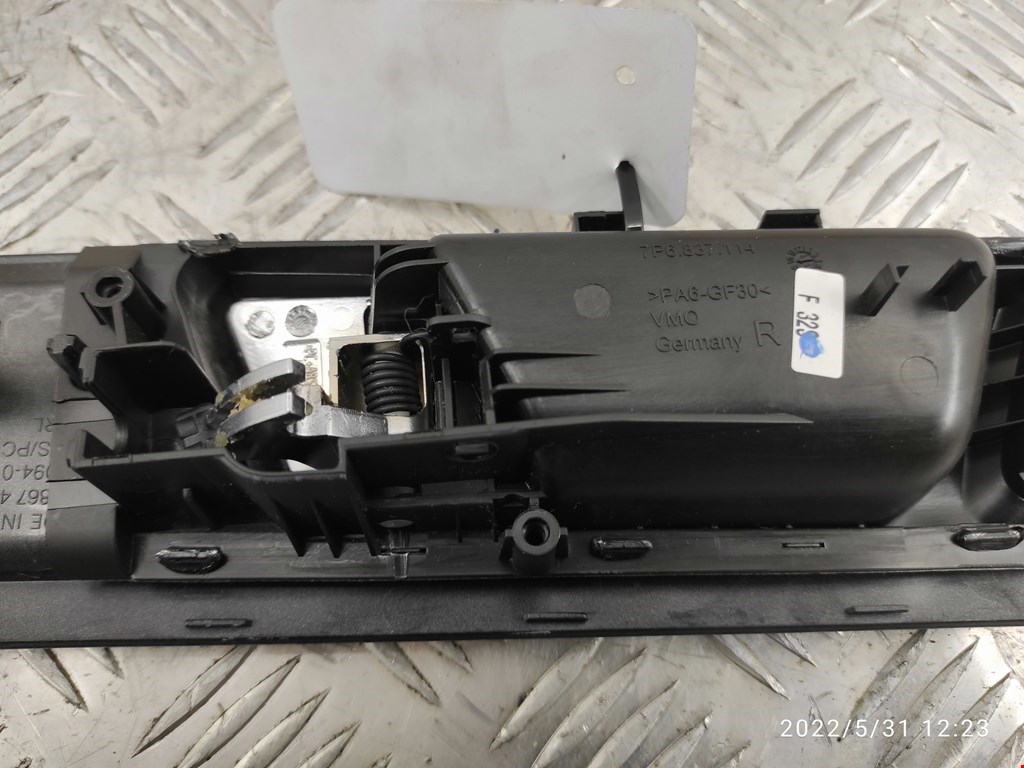 Ручка дверная передняя внутренняя правая VOLKSWAGEN Touareg 2010-2018