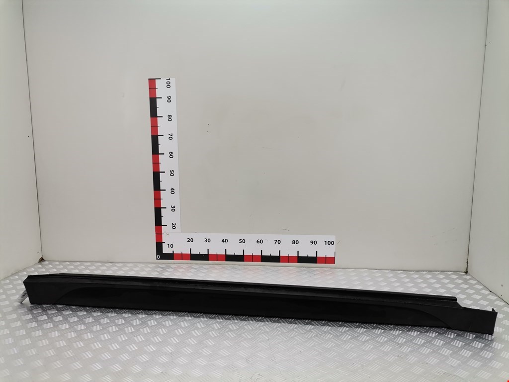 Накладка декоративная на порог правая Hyundai Tucson 2 (2009-2015)