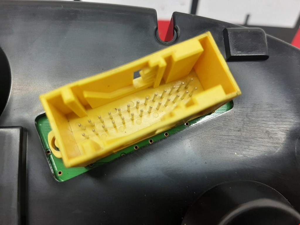 Панель приборов (щиток) PEUGEOT 308 2007-2015