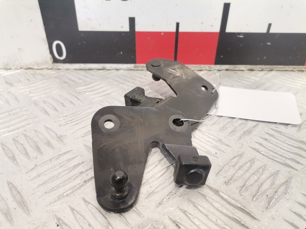 Амортизатор крышки (двери) багажника BMW X1 E84 2009-2015