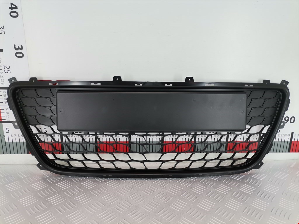 Решетка в бампер HYUNDAI i30 2007-2012