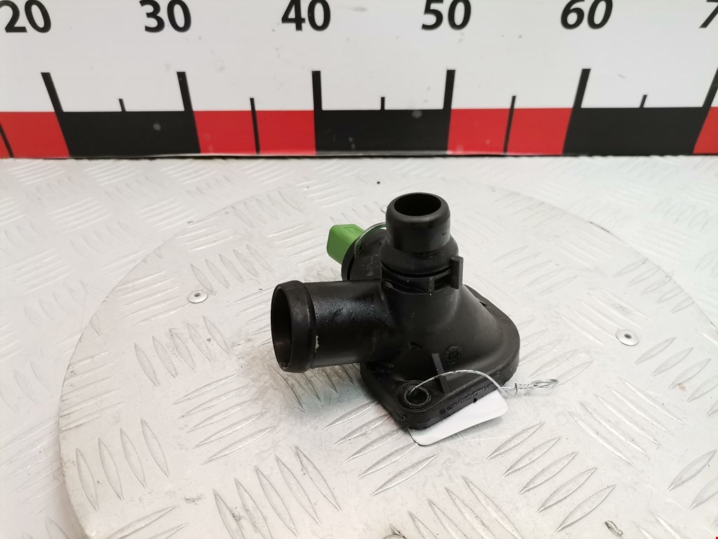 Тройник системы охлаждения AUDI A4 B5 1995-2001