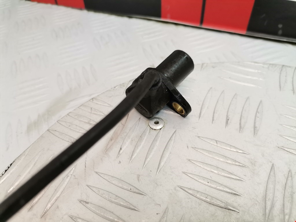 Датчик положения коленвала VOLKSWAGEN Passat B5 1997-2005