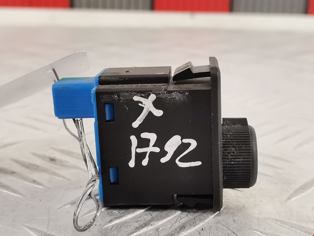 Кнопка корректора фар NISSAN Primera P12 2002-2008