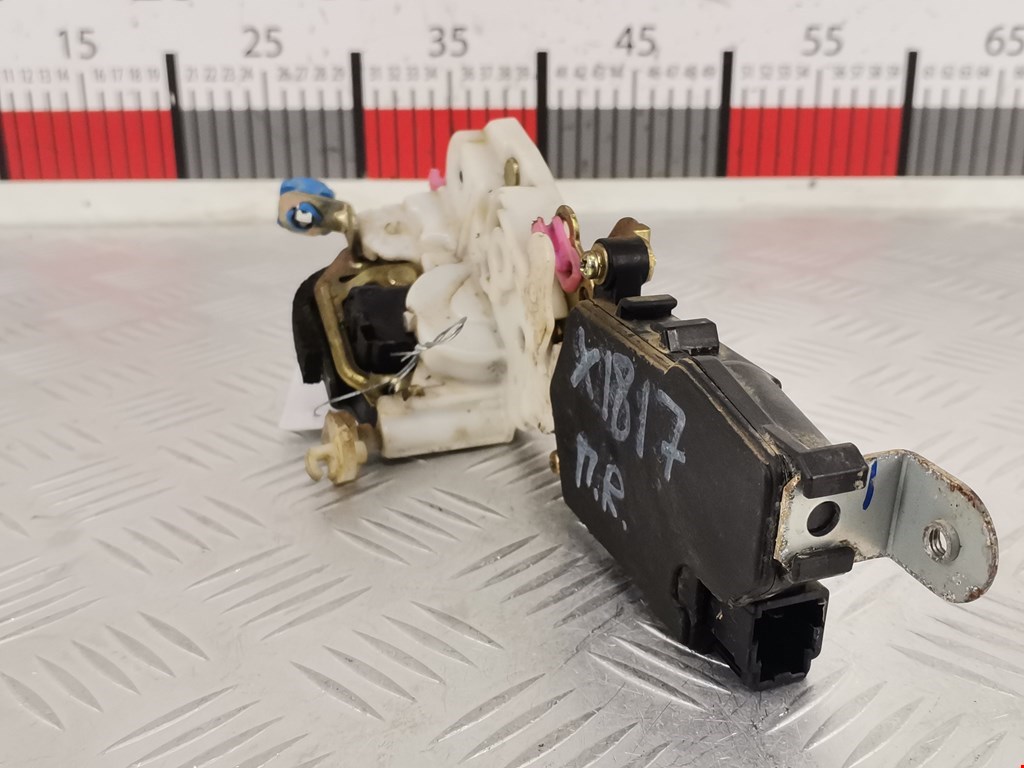 Замок двери передней правой SUBARU Legacy 1994-1999