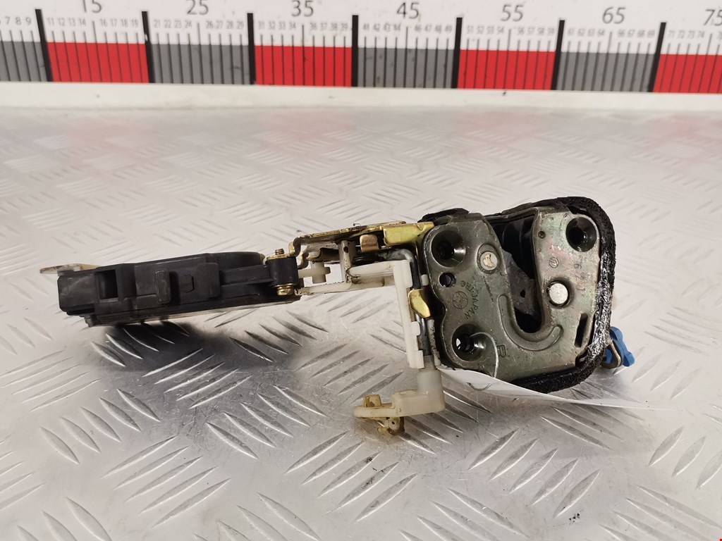 Замок двери передней правой SUBARU Legacy 1994-1999